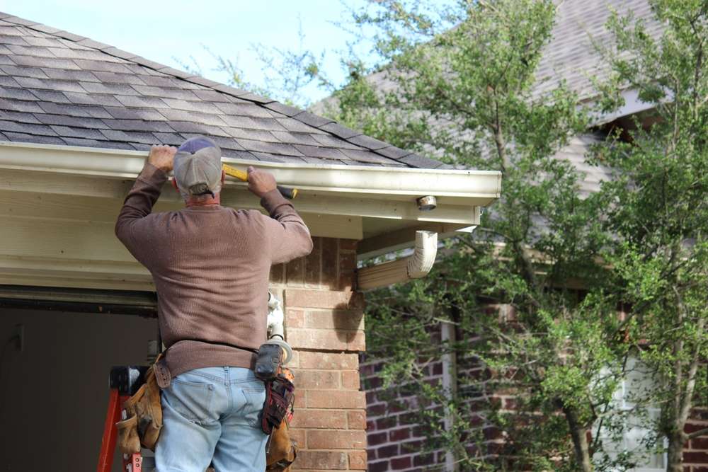 Gutter Installation & Cleanliness: 10% Off & Lifetime Warranty